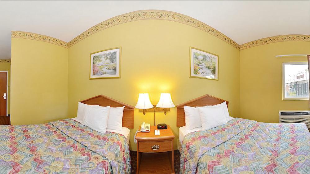 Econo Lodge Louisville Airport Exteriör bild