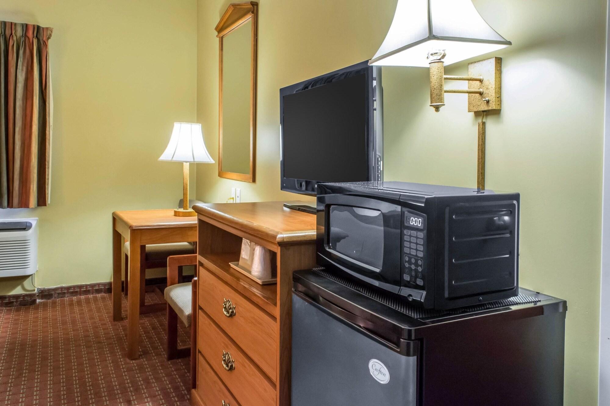 Econo Lodge Louisville Airport Exteriör bild