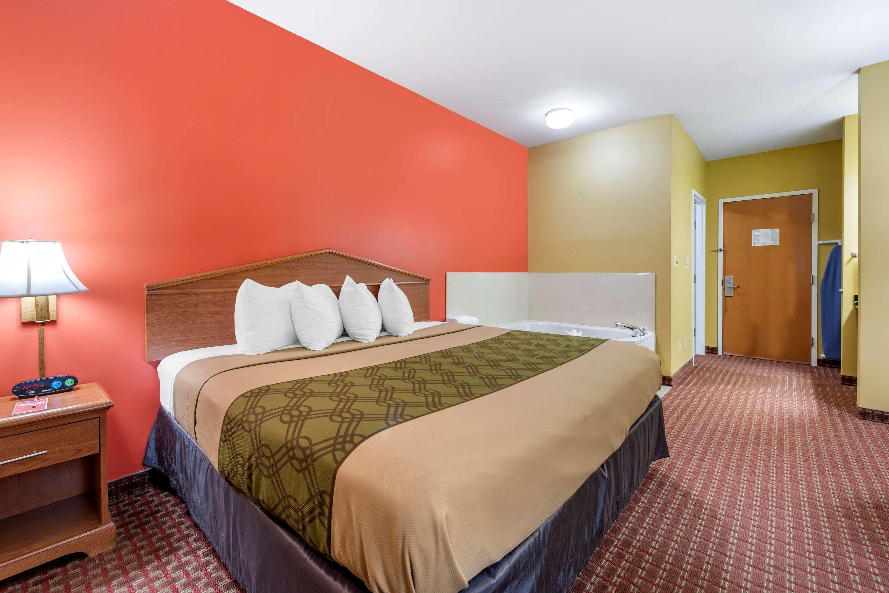 Econo Lodge Louisville Airport Exteriör bild