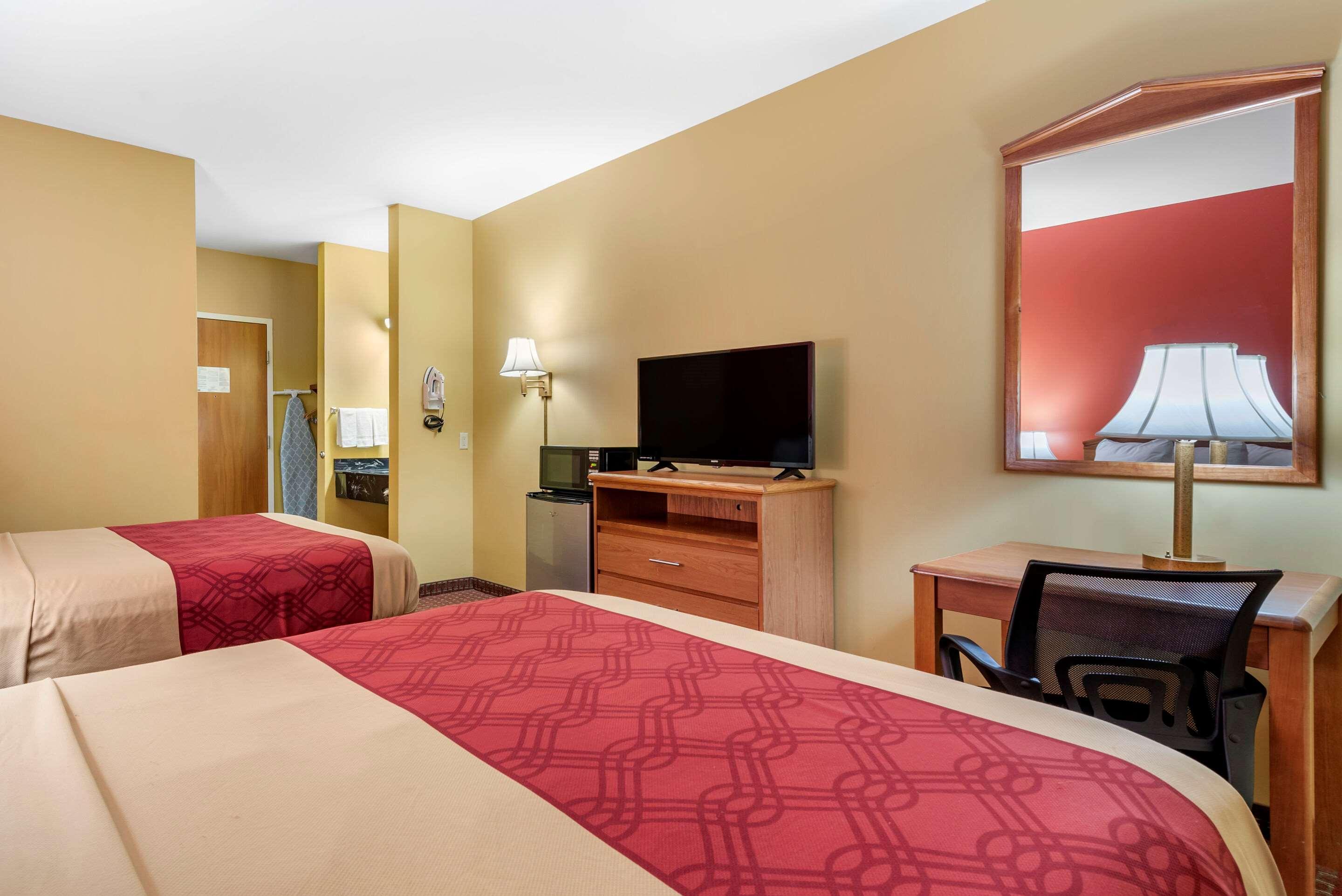 Econo Lodge Louisville Airport Exteriör bild