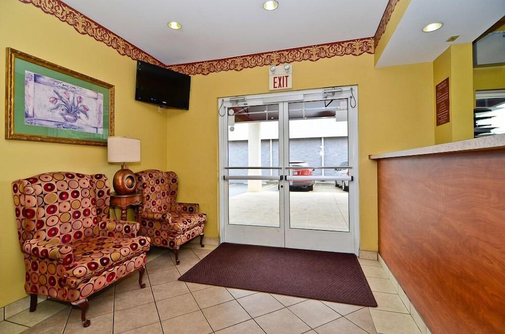 Econo Lodge Louisville Airport Exteriör bild