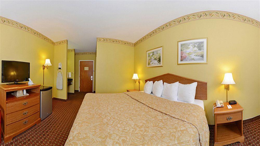 Econo Lodge Louisville Airport Exteriör bild